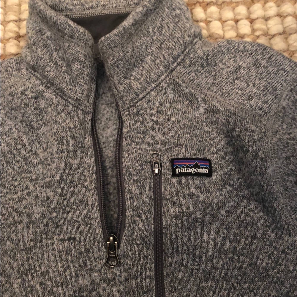 Boys Patagonia 1/4 zip.  Gray.  XL.